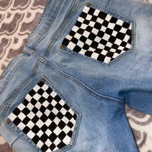 Custom hand painted jeans🖌